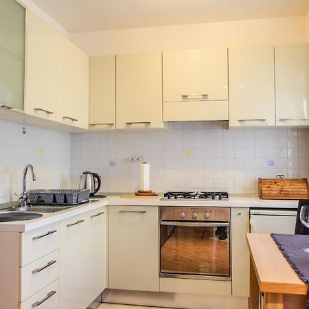 Apartment Charlie Ровин Екстериор снимка