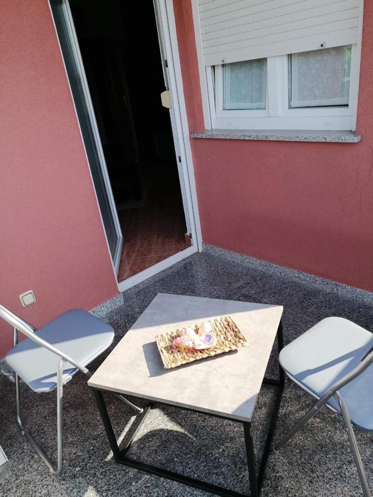 Apartment Charlie Ровин Екстериор снимка